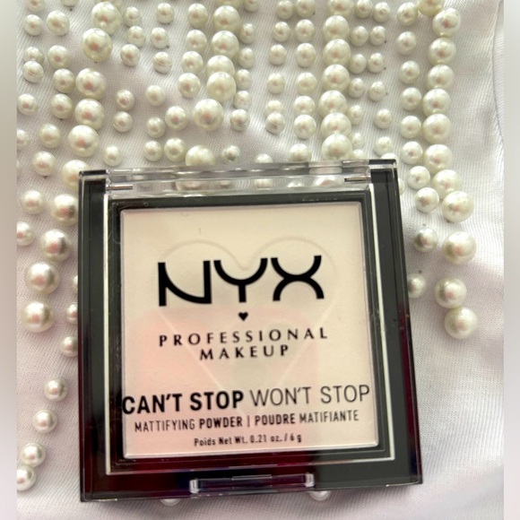 NYX Professional Makeup 0.21oz Can't Stop Won't Stop Mattifying Pressed Powder - Picture 5 of 7
